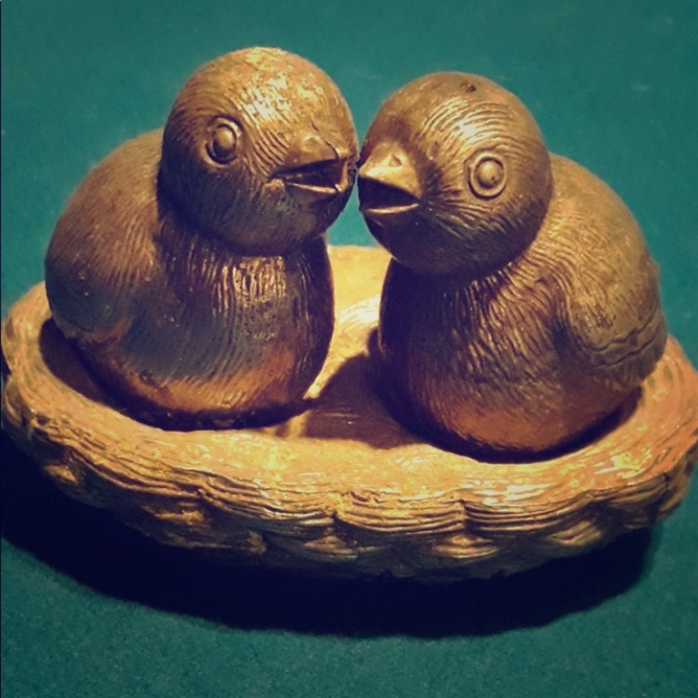 Vintage dove love birds salt n pepper shakers